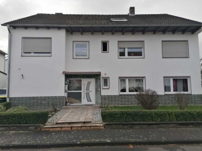 Mehrfamilienhaus mit 3 abgeschlossenen Wohnungen als Wohnhaus oder Renditeobjekt.