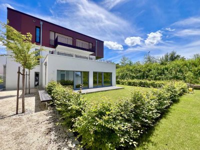 EXKLUSIVE EG-WOHNUNG MIT TERRASSE UND GARTEN ! -KfW 55-