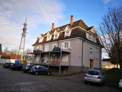 3-Zi Altbauwohnung ca. 74m² (+21m² Balkon) zentrumsnah in Lörrach mit EBK in Lörrach