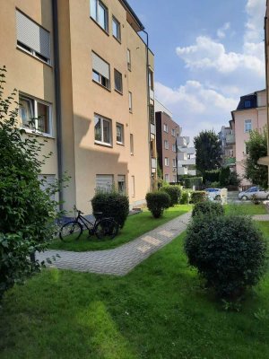 3-Raum Dachgeschoß-Wohnung mit sehr großer Dachterrasse