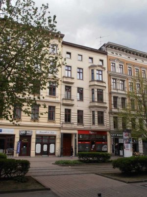 Große 4-Raum-Wohnung mit EBK am Hasselbachplatz erwartet Sie!