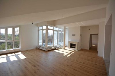 3 Zi-Traumwohnung mit hohen Decke// 4. und oberste Etage//Süd-Balkon