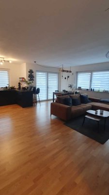 Top-gepflegte Dachgeschosswohnung mit Personenaufzug und Dachterrasse