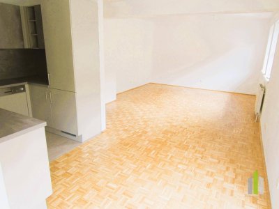 Helle und großzügige 3-Zimmer-Wohnung mit Balkon