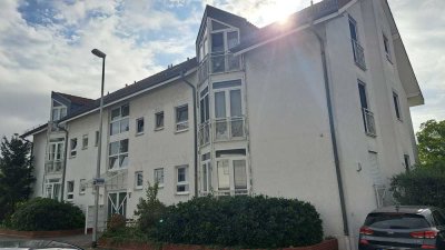 Stilvolle, gepflegte 4-Raum-Wohnung mit Balkon in Biebesheim am Rhein