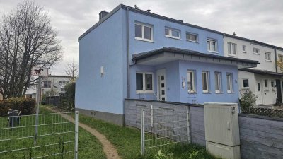 Der Verkauf erfolgt im Bieterverfahren, das Mindestgebot beträgt 500.000,- EURO