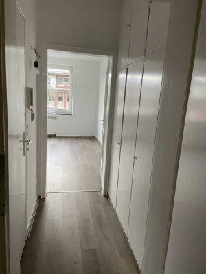 sehr schöne  neu renoviertes 1-Raum-Appartment