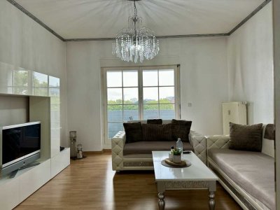 Großzügige 3 Zimmer Wohnung mit Loggia * Einbauküche*