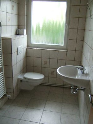 Schöne helle 2-Zimmerwohnung im gepflegten kleinen Mehrfamilienhaus,