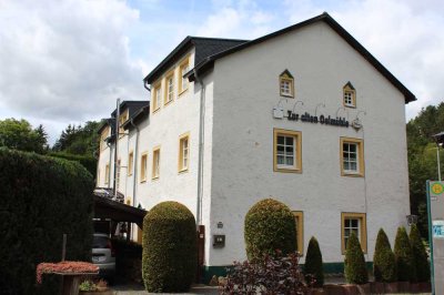 Historisches Mehrfamilienhaus mit Gaststätte und Baugrundstück im schönen Blankenheim!