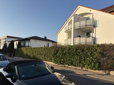 Modernisierte 2-Raum-Wohnung mit Balkon und Einbauküche in Mörfelden-Walldorf