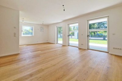 Neubau-3-Zimmer-Erdgeschosswohnung mit Privatgarten und zwei Einzelstellplätzen