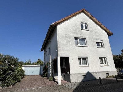 Großes renovierungsbedürftiges ZFH mit teilausgebautem DG in ruhiger Lage von Muggensturm.