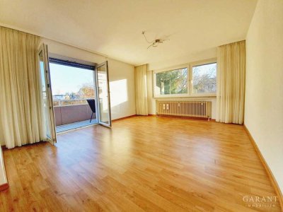 Gepflegte 3 Zimmer-Wohnung mit EBK, Balkon, Einzelgarage und zwei Keller!