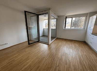 Attraktive 2-Zi-Dachgeschosswohnung in Dornbirn, ruhig und zentral, mit Tiefgaragenplatz zu vermieten