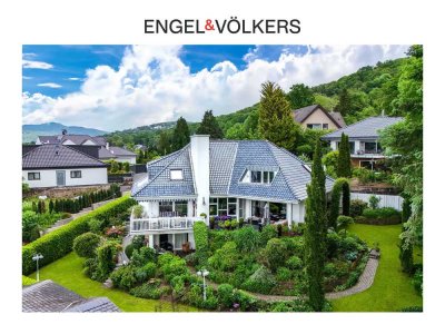 Engel & Völkers: Elegantes Anwesen mit Panoramablick ins Rheintal!