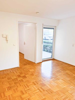 2-Zimmer-Terrassenwohnung mit Stellplatz und Einbauküche, teilrenoviert, barrierefrei