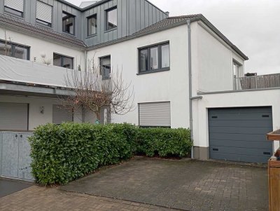 Exklusive Erdgeschosswohnung mit Terrasse und Garage in Köln-Rodenkirchen