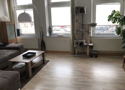 ***Renovierte helle 2-Zimmer-Wohnung*** zentral und ruhig***