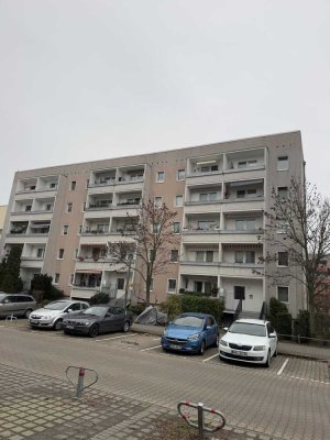 Erstbezug nach Sanierung mit EBK und Balkon: freundliche 2-Zimmer-Wohnung in Falkensee