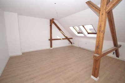 4-Zimmer-DG-Wohnung mit Balkon - Erstbezug nach Sanierung