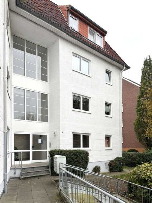 Schöne 2-Zimmer-Wohnung mit Balkon, Einbauküche und Stellplatz in Woltmershausen