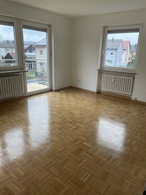 Freundliche 1-Zimmer-Wohnung mit Balkon und EBK in Segnitz