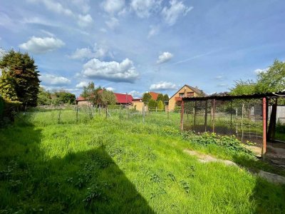 Doppelhaus, Garage & Nebengebäude mit großem Grundstück wo Neubau denkbar erscheint!