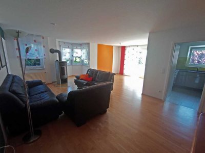 Moderne 5,5 Zimmer Wohnung mit 2 Balkonen und Kaminofen für Ihren Wohntraum!