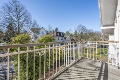 Charmante Dachgeschosswohnung im Herzen von Nienstedten