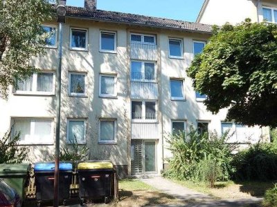 Innenstadtlage! Teilrenovierte 2,5-Zi.- Wohnung