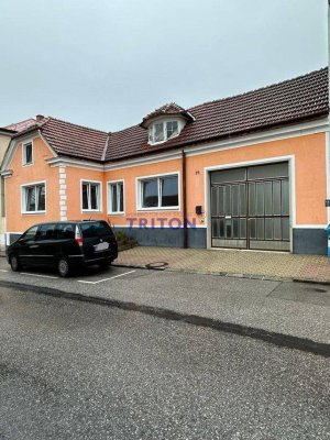 Neuer Preis! Mehrfamilienhaus mit einer großzügigen Halle als Gewerbefläche zu verkaufen !