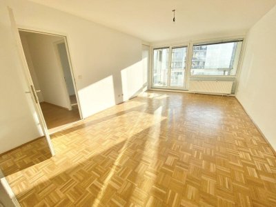 NEUER PREIS! PROVISIONSFREI VOM EIGENTÜMER! 2-ZIMMER WOHNUNG MIT WINTERGARTEN IN DER FORSTHAUSGASSE!