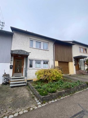 Reihenmittelhaus mit Garten in ruhiger zentraler Lage mit Potential