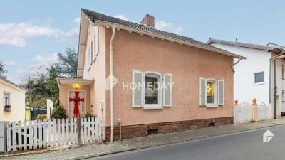 Charmante Doppelhaushälfte in ruhiger Lage mit sonniger Terrasse und schönem Garten