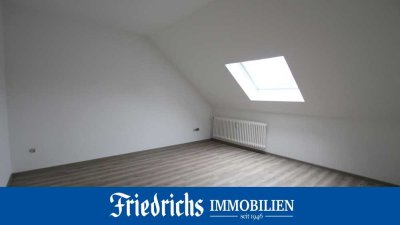 Frisch renovierte 4-Zimmer-Dachgeschosswohnung in schöner, ruhiger Wohnlage in Metjendorf