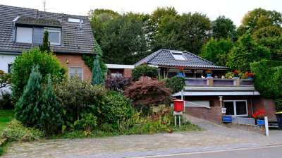 Besonderes Wohnhaus mit einer großen Garage