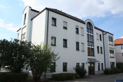 2-Zimmer-Wohnung mit Balkon und ebenerdigen Tiefgaragenstellplatz in Dresden Seidnitz/ Dobritz  zu v