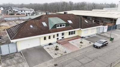 Einzigartige Villa mit viel Wohnfläche, großer Gewerbefläche & Grundstück – Provisionsfrei!