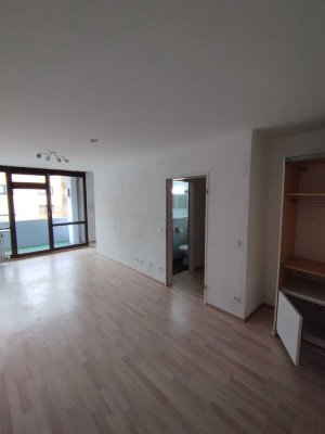 Ruhige 1-Zimmer-Wohnung (EBK, Waschmaschine, Balkon, neues Bad) in Passau Grubweg