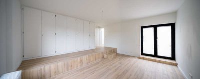 Frisch sanierte 3 Zimmer Dachgeschosswohnung mit Dachterrasse in Zündorf