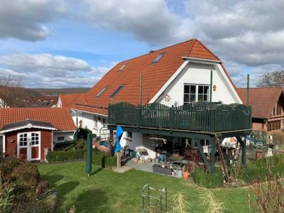 Attraktive 4 ZKB, 120 m² Maisonette Wohnung mit gr. Dachterrasse & EBK im idyllischen Kaufungen