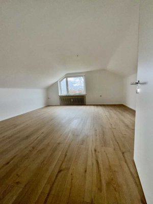 Gepflegtes Appartement (Dachgeschoss) in guter Lage, sofort frei !