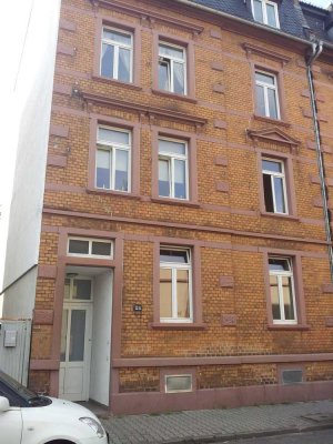 Helle 2-Zimmer-Wohnung mit Küche und Tageslichtbad sowie mit Terrasse in gefragter Lage