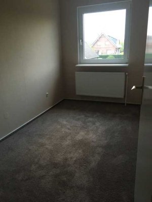 Freundliche 4-Zimmer-Wohnung mit gehobener Innenausstattung mit Balkon und EBK in Kisdorf