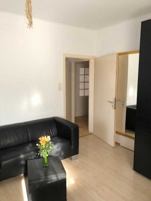 2-Zimmer-Erdgeschosswohnung (Wenn gewünscht WG-geeignet) 1300 Euro warm pauschal