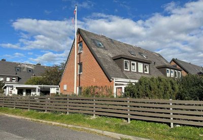 Modernisiertes 3 ½-Zimmer-Endreihenhaus mit überdachter Terrasse, Süd/West-Garten und Pkw-Stellplatz