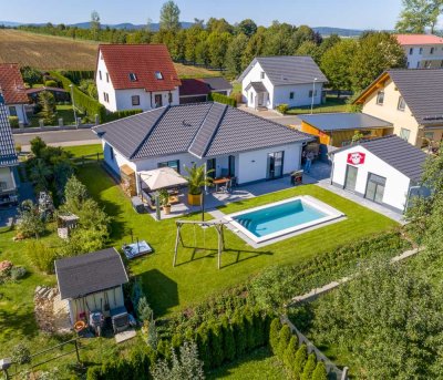 Hübscher Winkelbungalow an Berliner Stadtgrenze