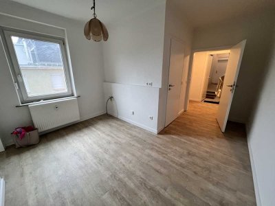 Neu renovierte, helle 2-Raum-Wohnung in Krefeld