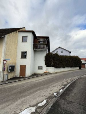 Renovierungsbedürftiges Einfamilienhaus mitten im idyllischen Ortskern